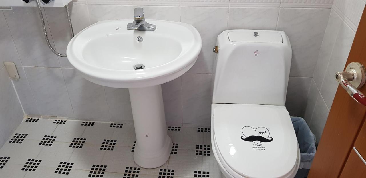 Jun House Hostel Чеджу Екстериор снимка