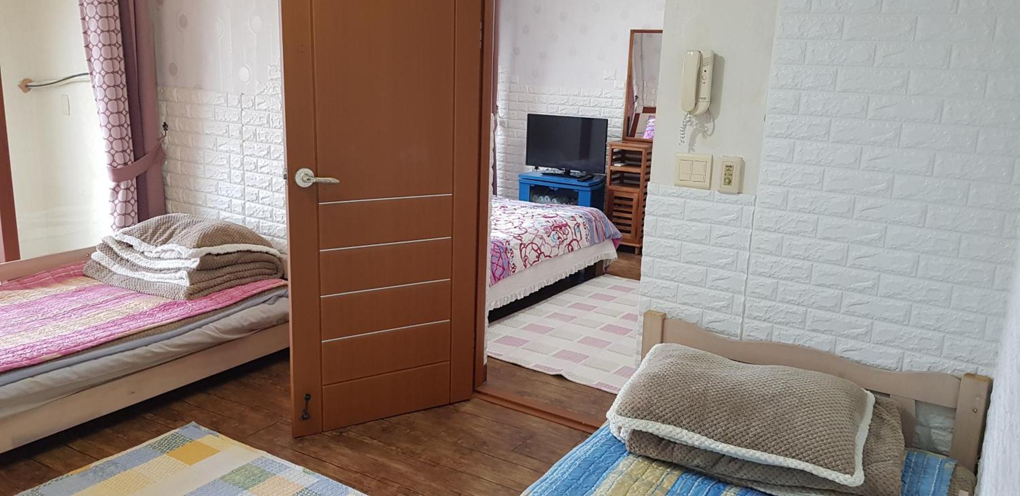 Jun House Hostel Чеджу Екстериор снимка