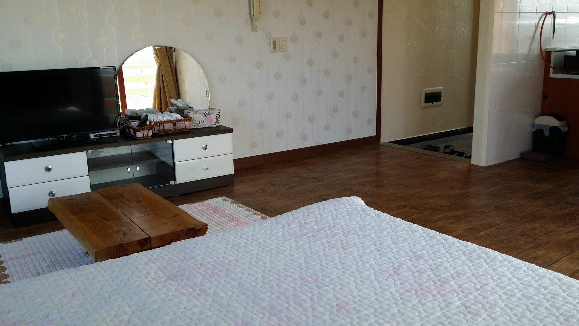 Jun House Hostel Чеджу Екстериор снимка